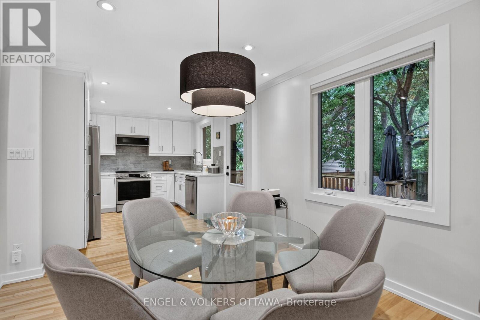 390 Princeton Avenue, Ottawa, ON