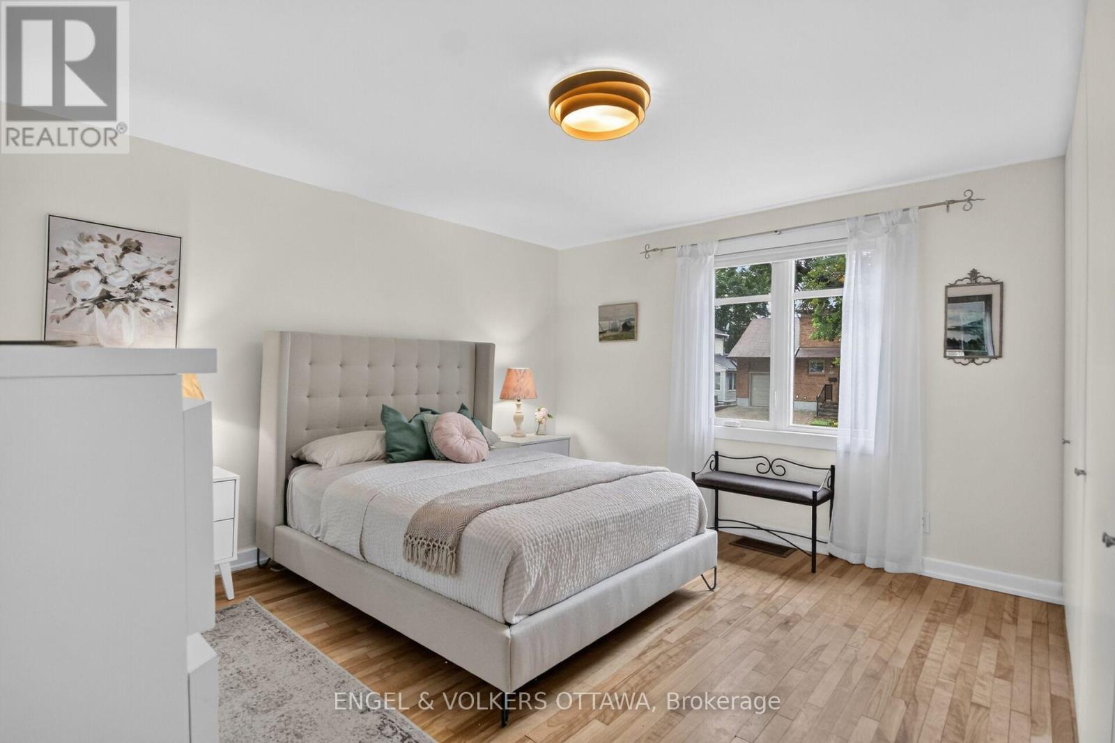 390 Princeton Avenue, Ottawa, ON