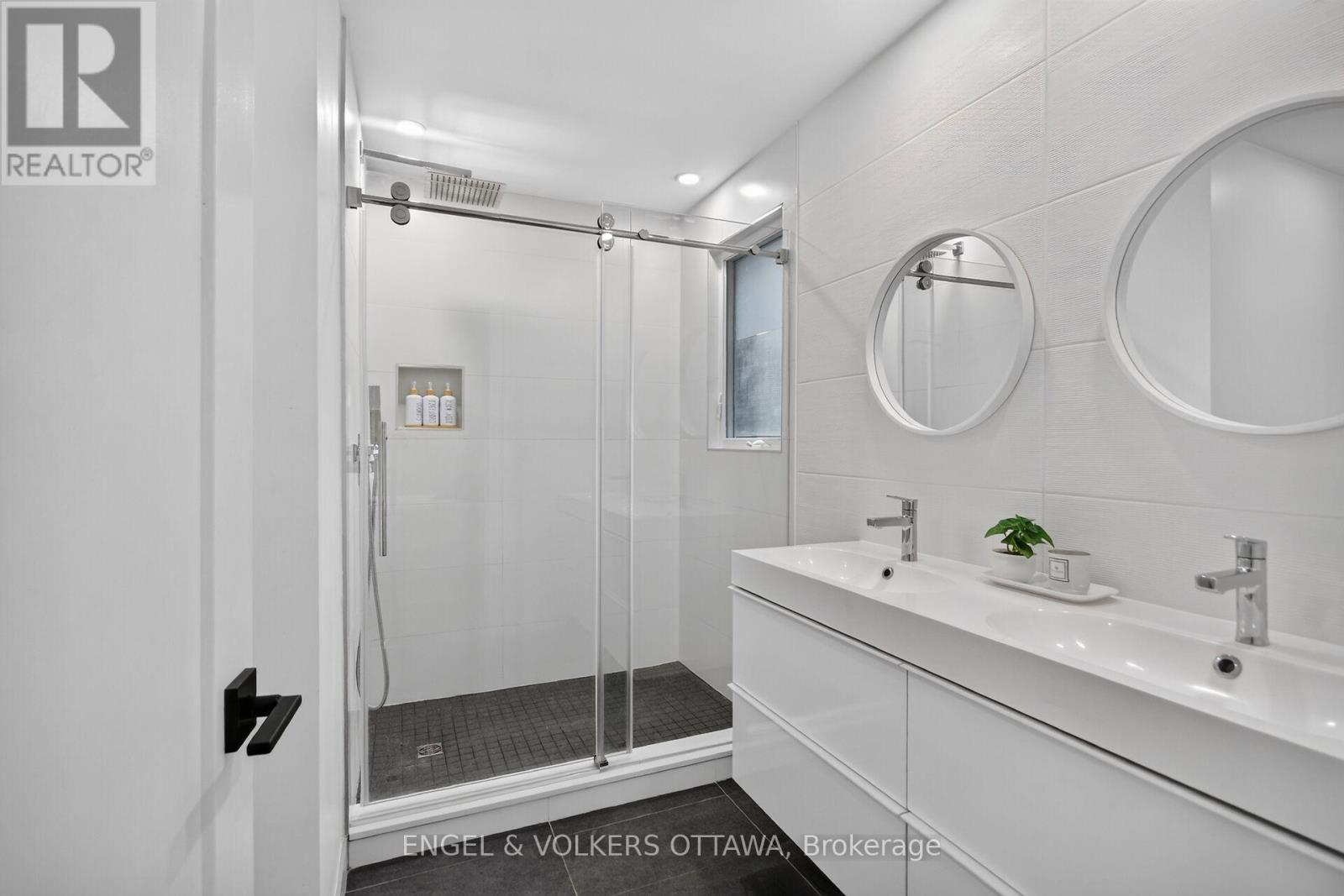 390 Princeton Avenue, Ottawa, ON