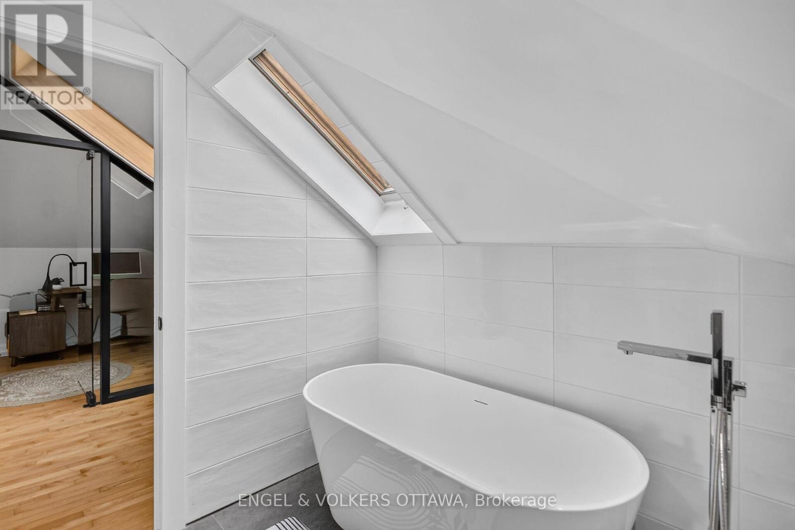390 Princeton Avenue, Ottawa, ON