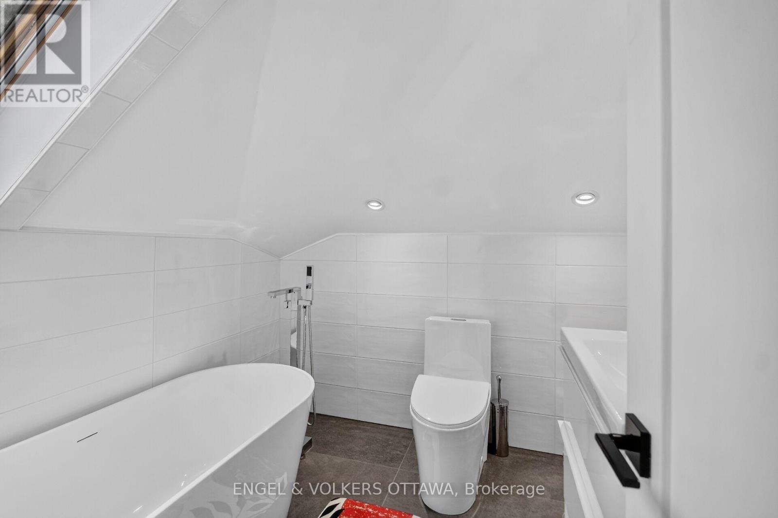 390 Princeton Avenue, Ottawa, ON