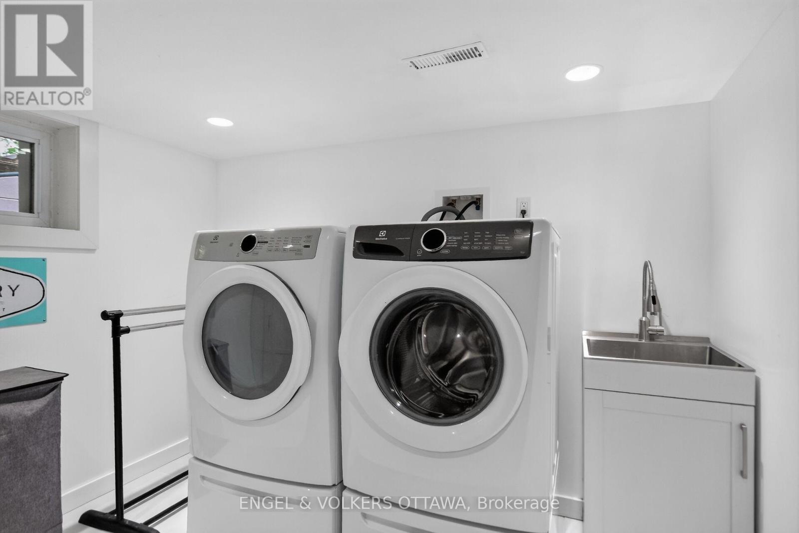 390 Princeton Avenue, Ottawa, ON