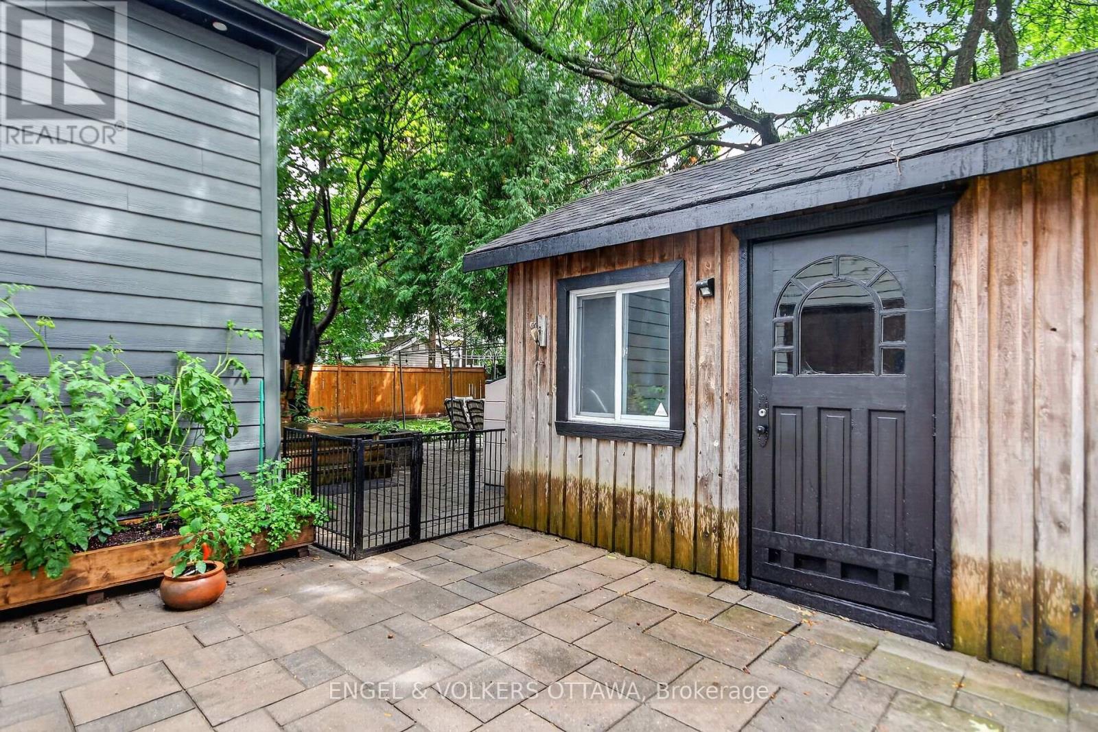390 Princeton Avenue, Ottawa, ON