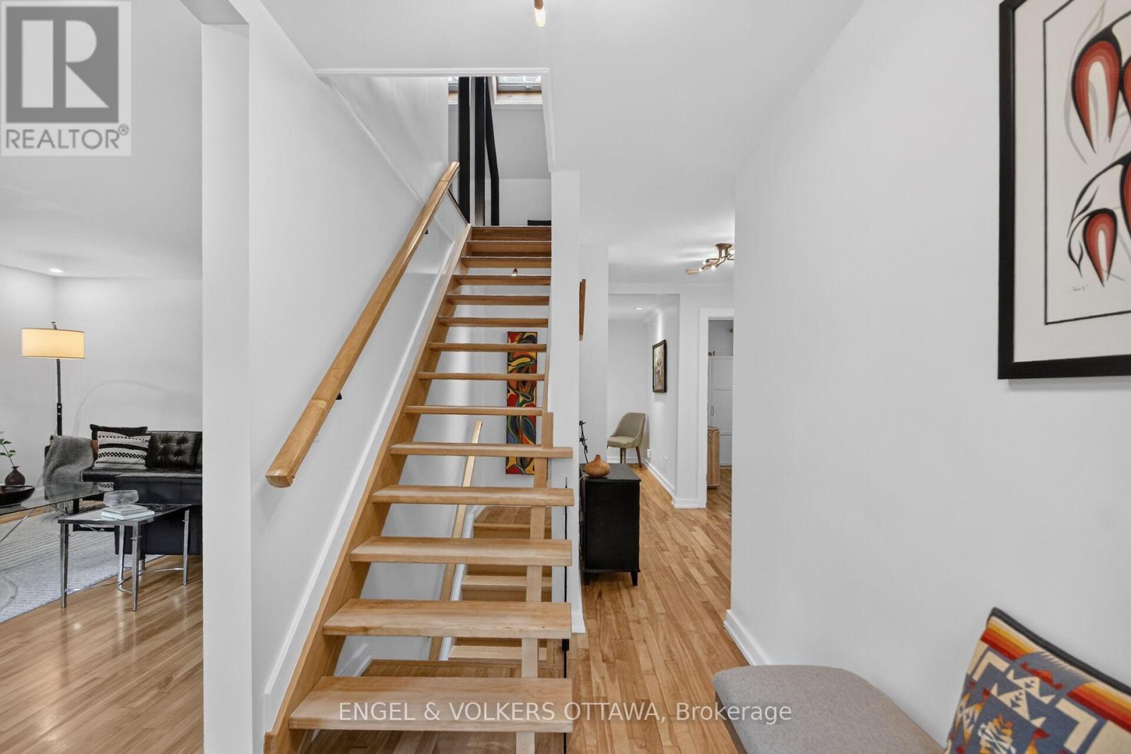 390 Princeton Avenue, Ottawa, ON
