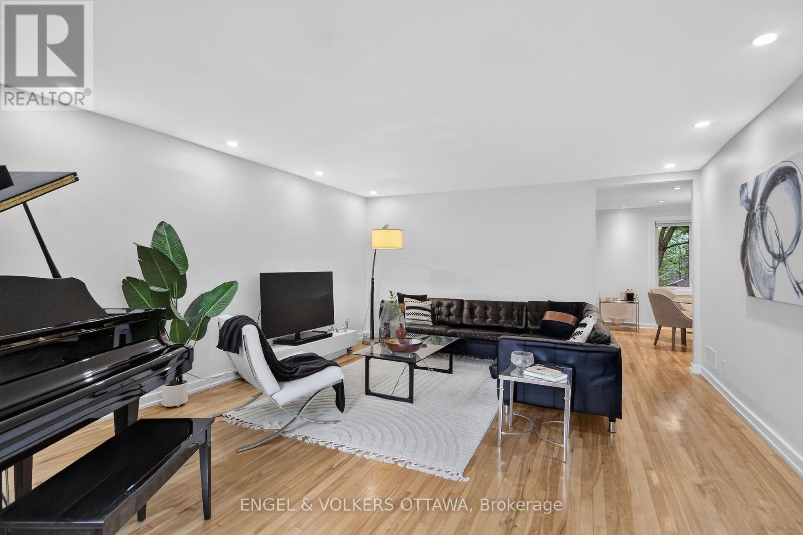 390 Princeton Avenue, Ottawa, ON