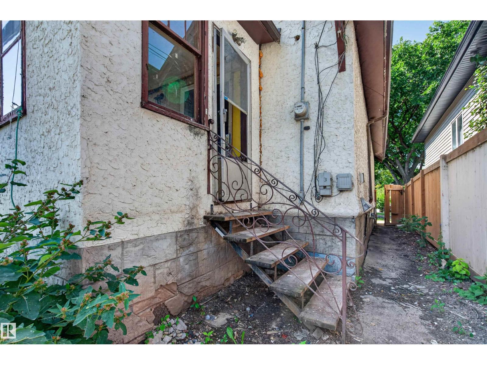11327 89 St Nw, Edmonton, AB