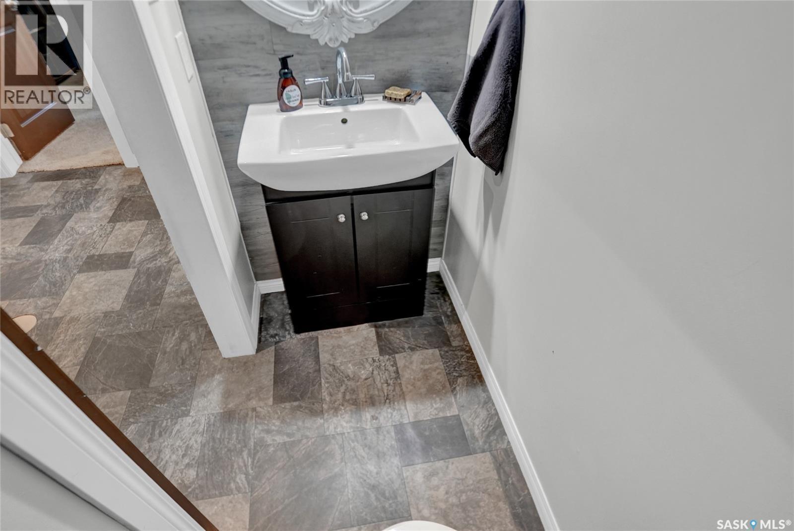 520 3Rd Avenue E, Assiniboia, SK
