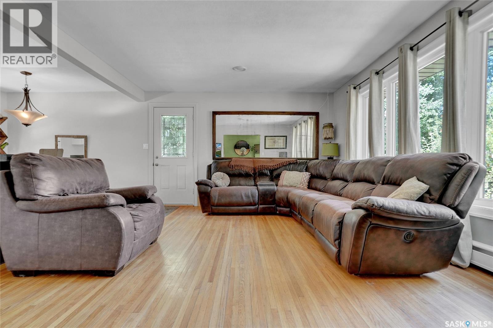 520 3Rd Avenue E, Assiniboia, SK