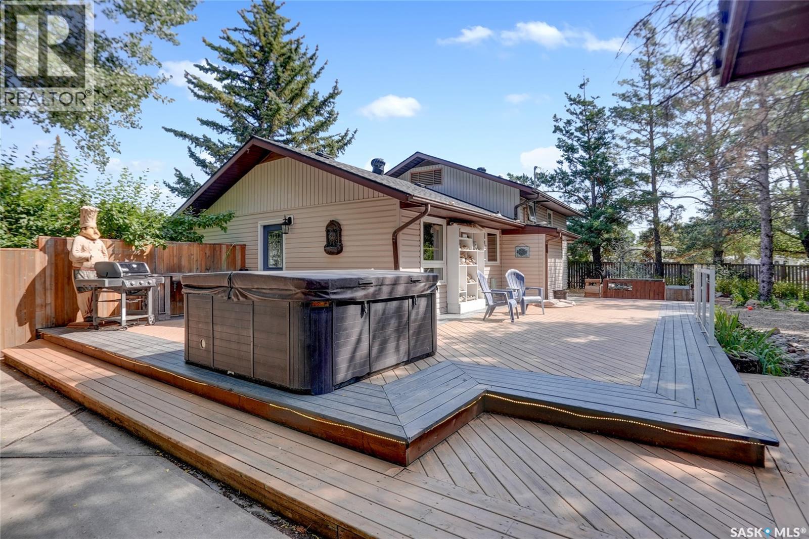 520 3Rd Avenue E, Assiniboia, SK