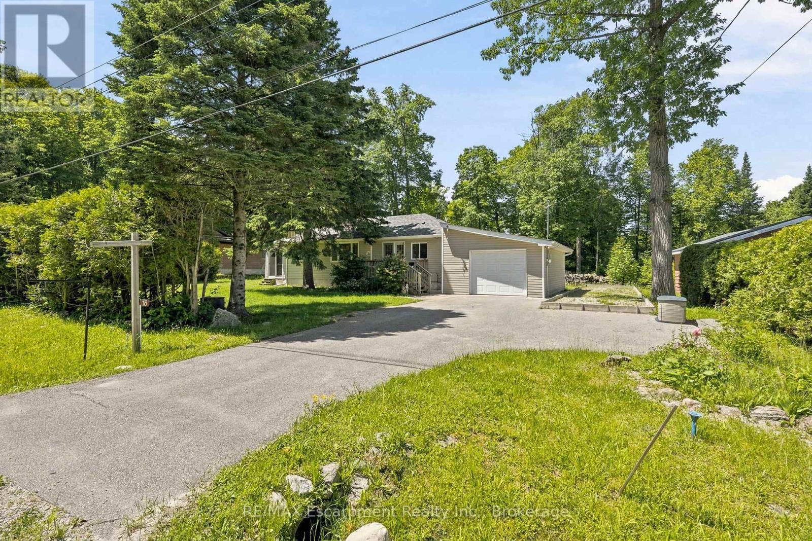 16 Hiawatha Road, Tiny, ON