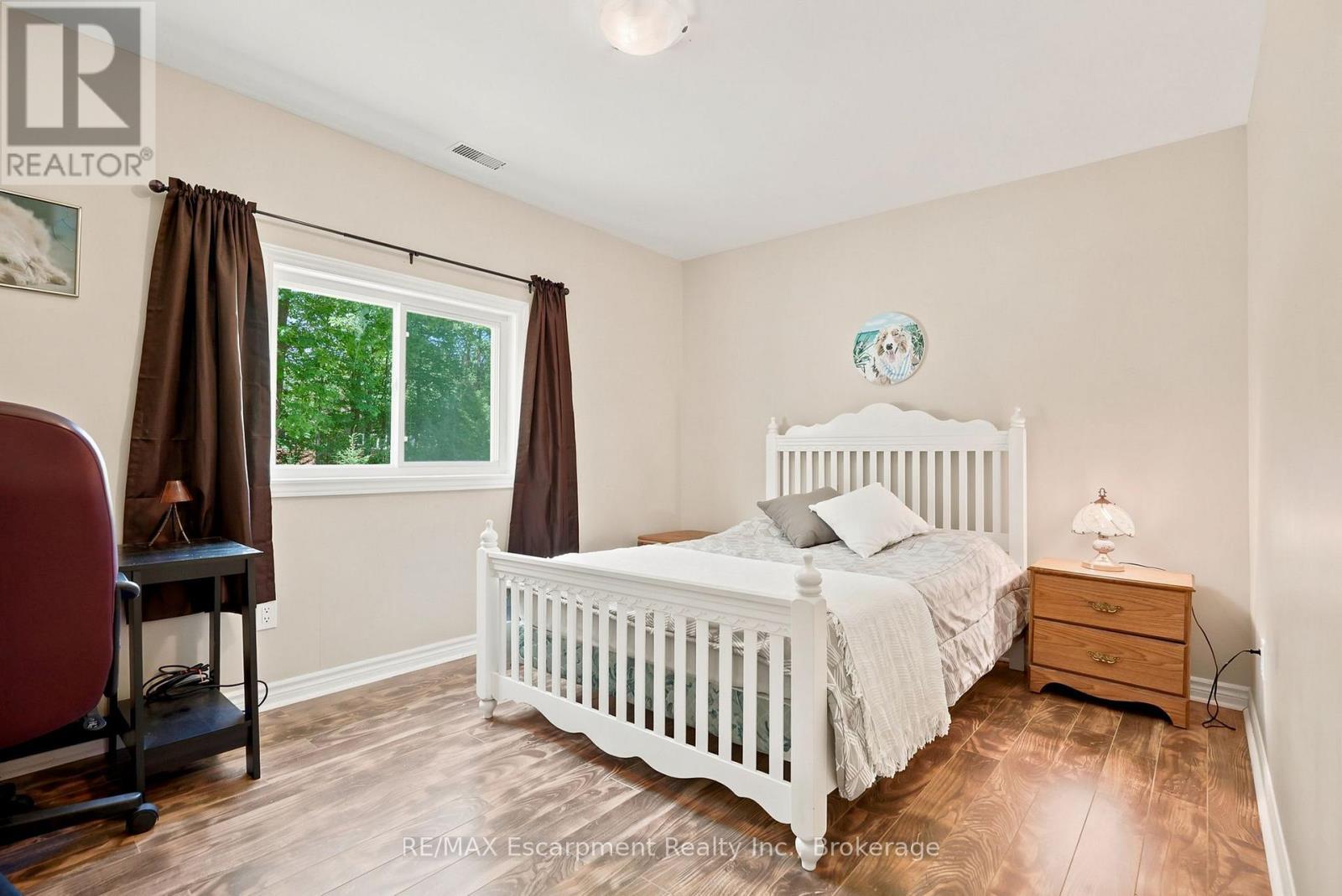 16 Hiawatha Road, Tiny, ON