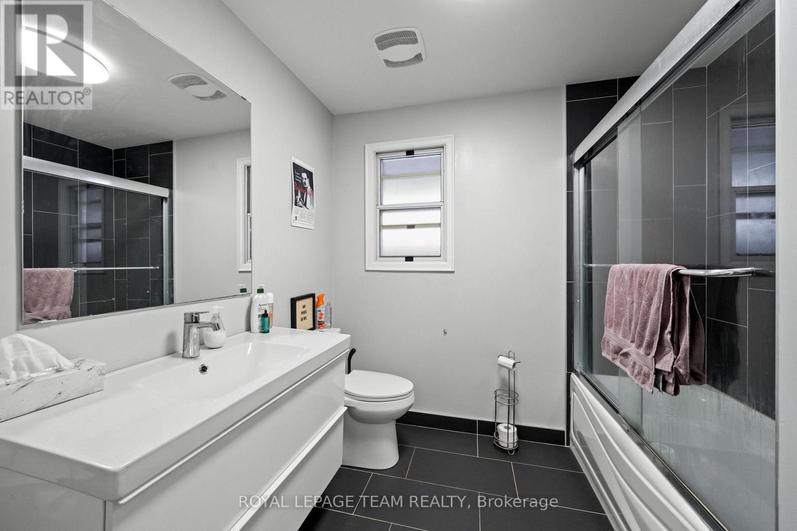 331 Flora Street, Ottawa, ON