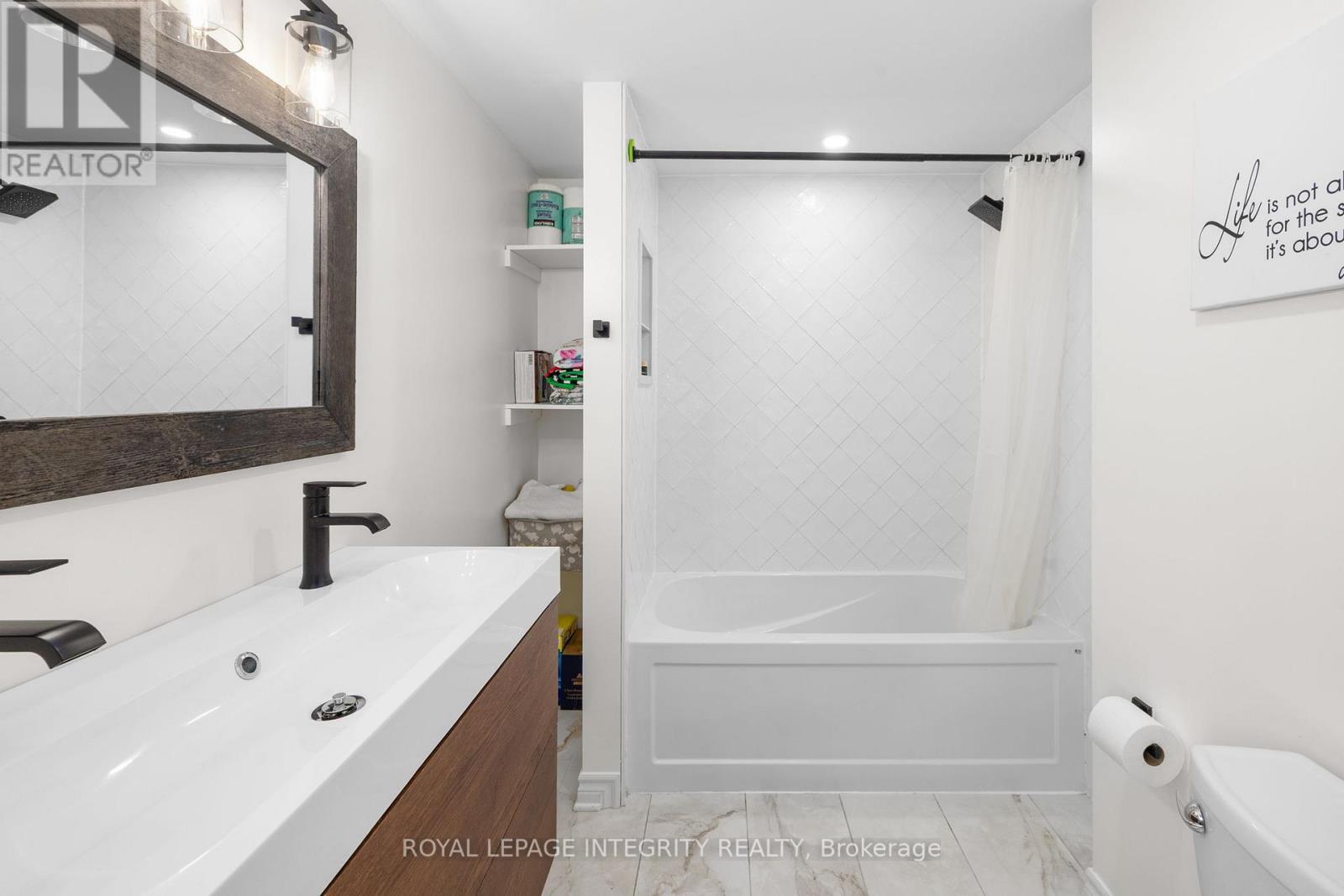 Renovated Primary Ensuite - 4228 O'Neil Road, Ottawa, ON