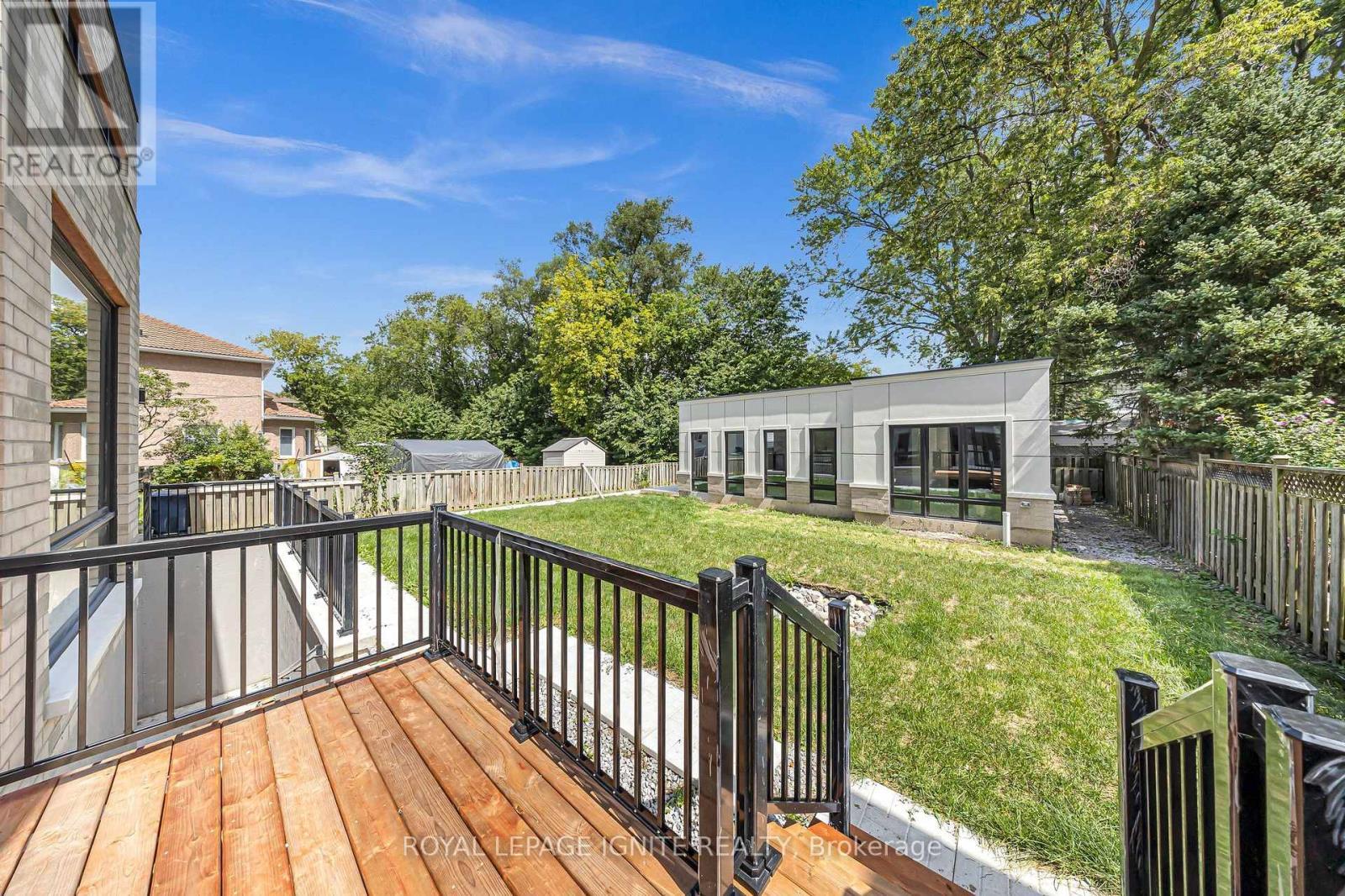 15 Deblyn Drive E, Toronto, ON