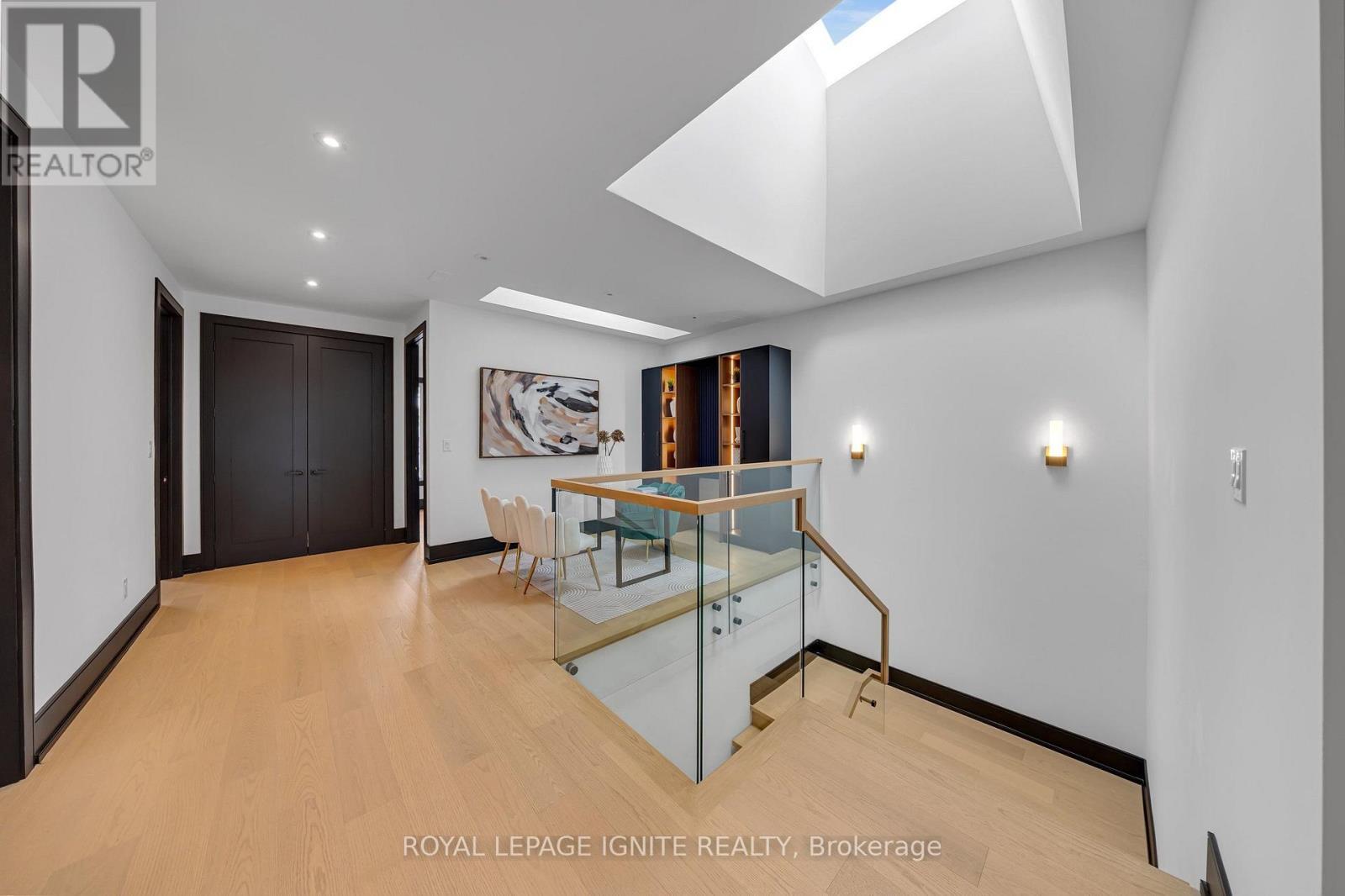 15 Deblyn Drive E, Toronto, ON