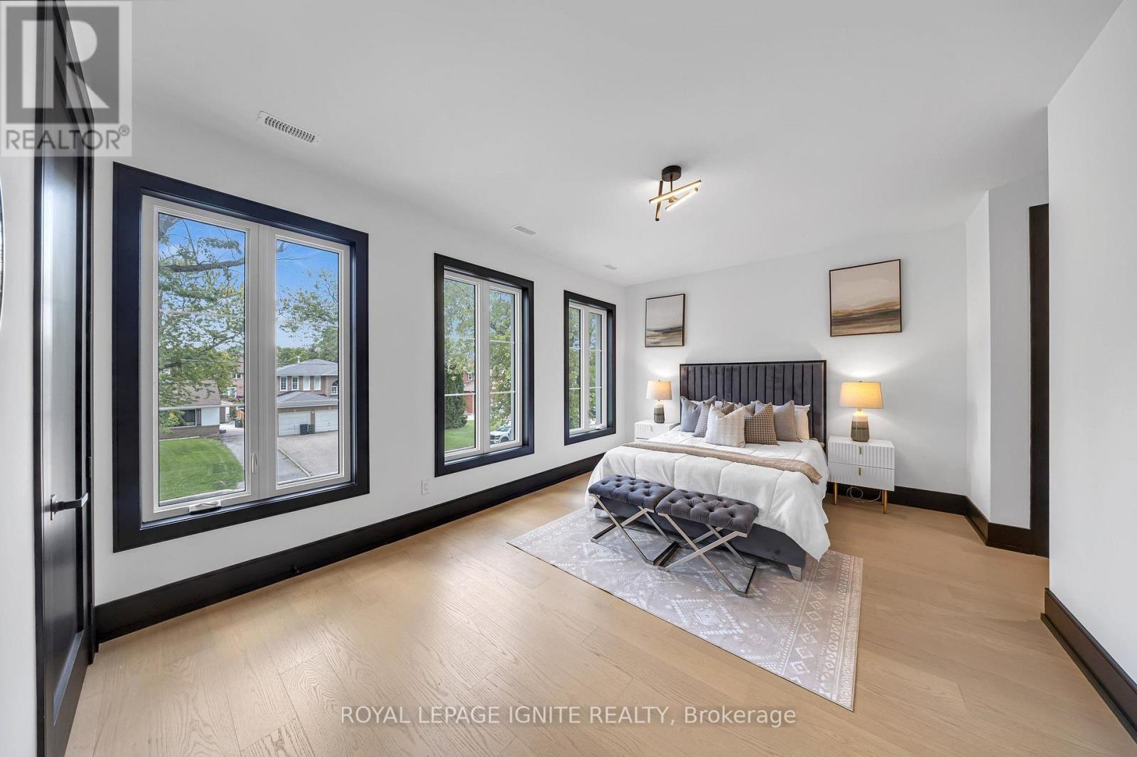 15 Deblyn Drive E, Toronto, ON