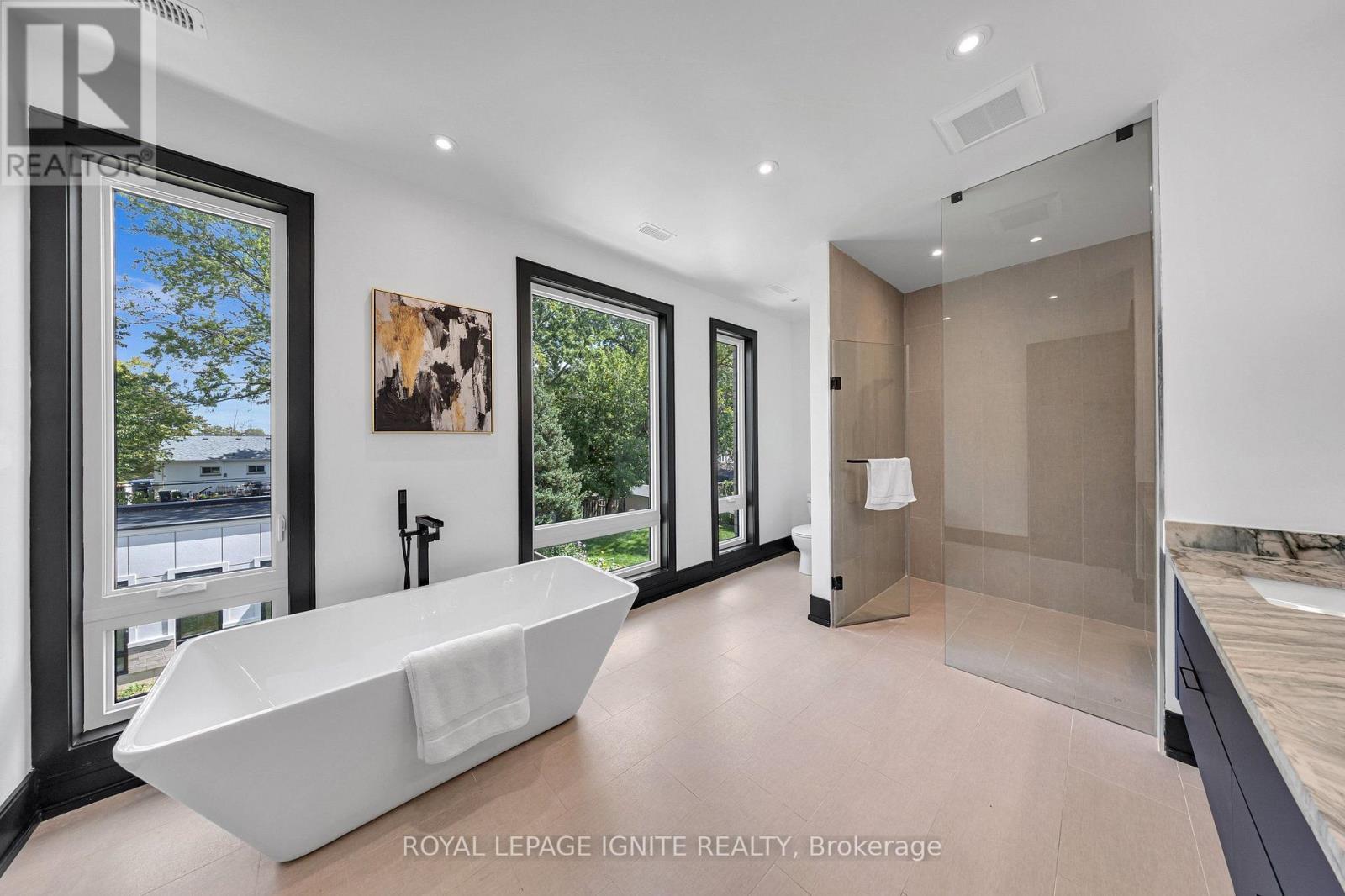 15 Deblyn Drive E, Toronto, ON