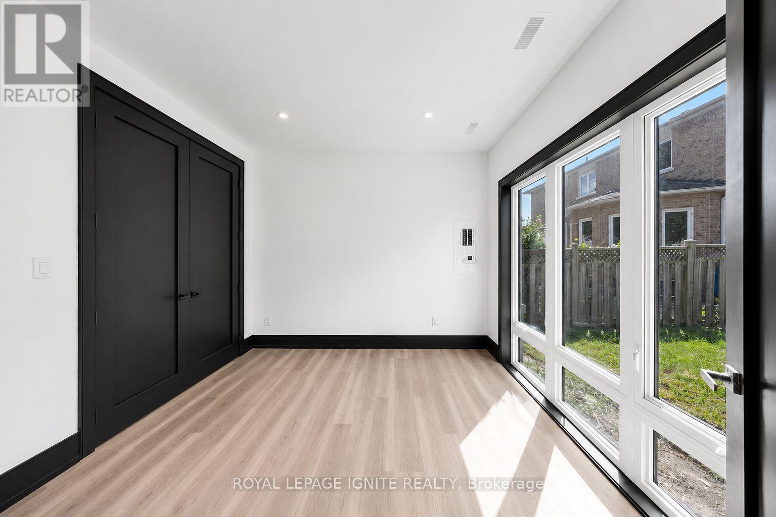 15 Deblyn Drive E, Toronto, ON