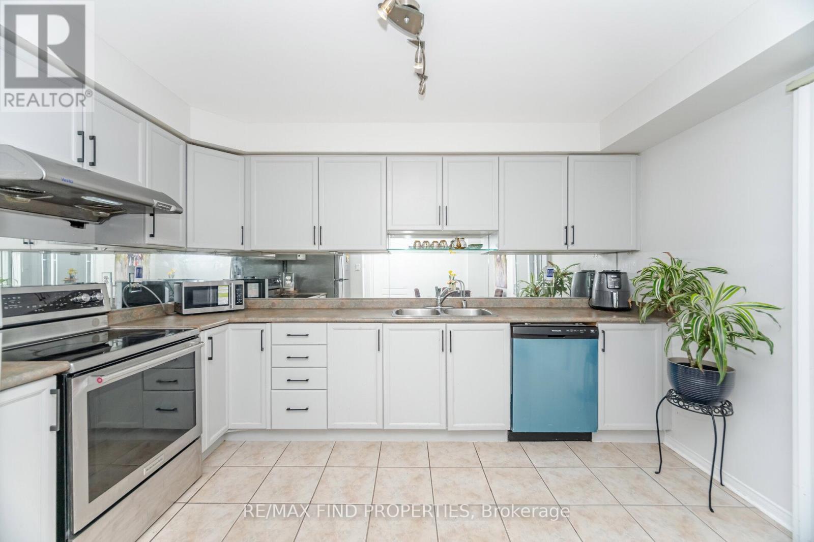 5903 Shelford Terrace, Mississauga, ON