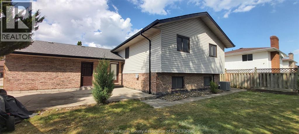 8339 Kingston Crescent, Windsor, ON