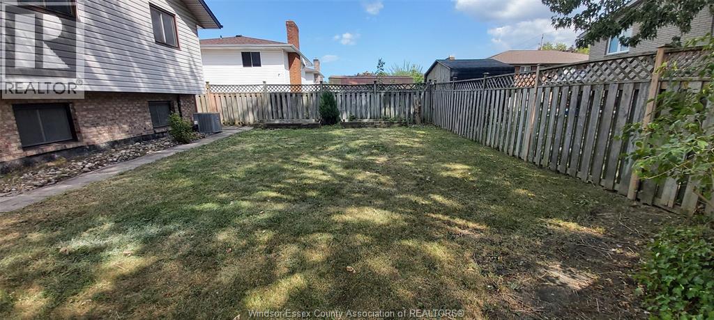 8339 Kingston Crescent, Windsor, ON