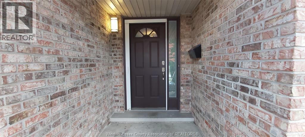 8339 Kingston Crescent, Windsor, ON