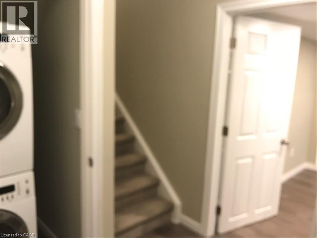 102 B Elmbank Trail, Kitchener, ON