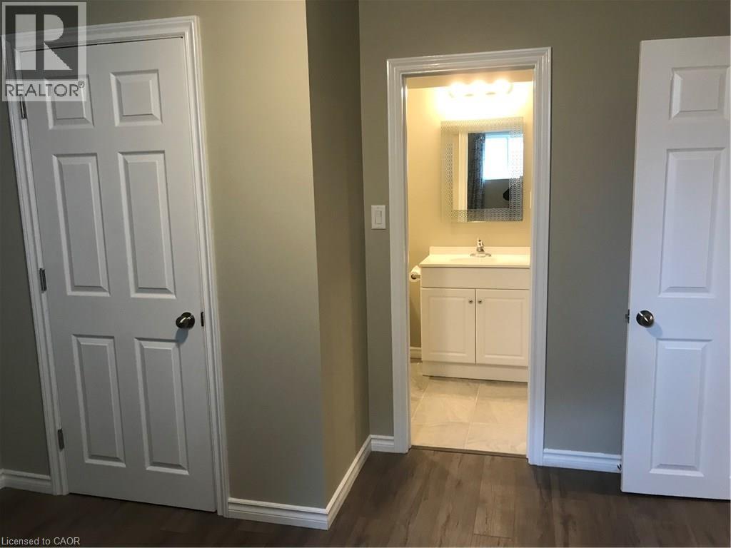 102 B Elmbank Trail, Kitchener, ON