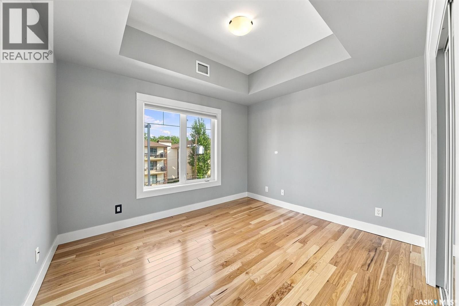 305 721 8Th Street E, Saskatoon, SK
