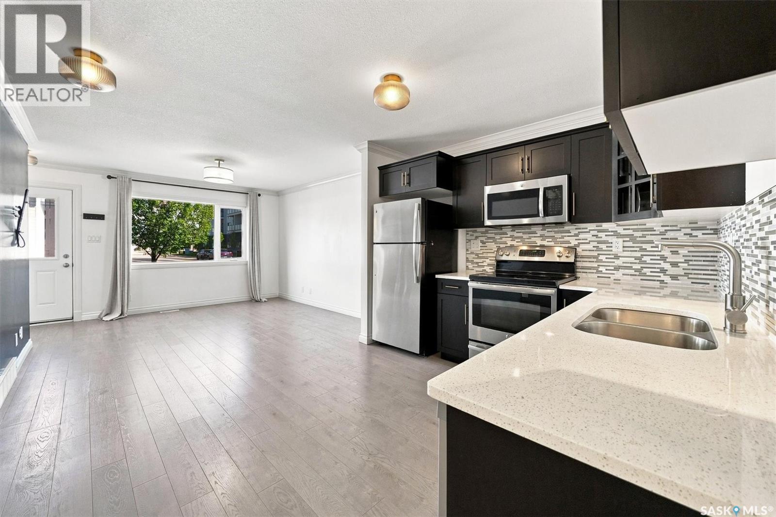 211 225 Hassard Close, Saskatoon, SK