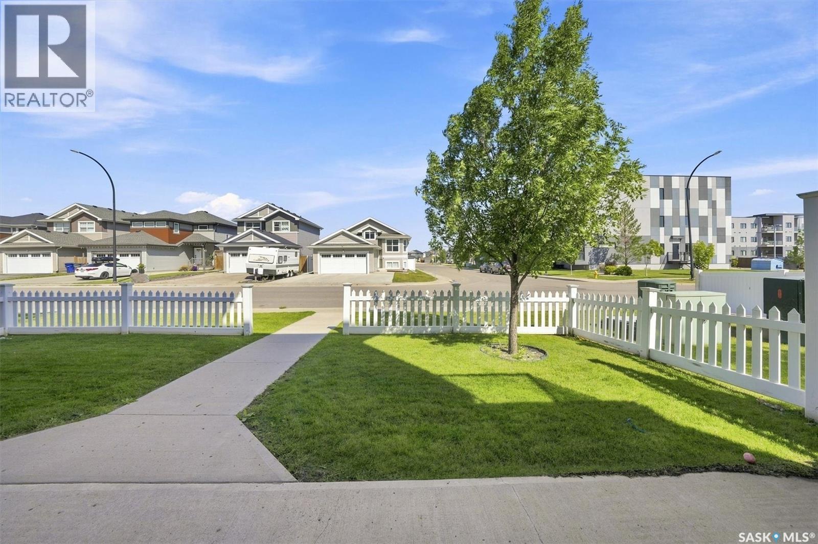 211 225 Hassard Close, Saskatoon, SK