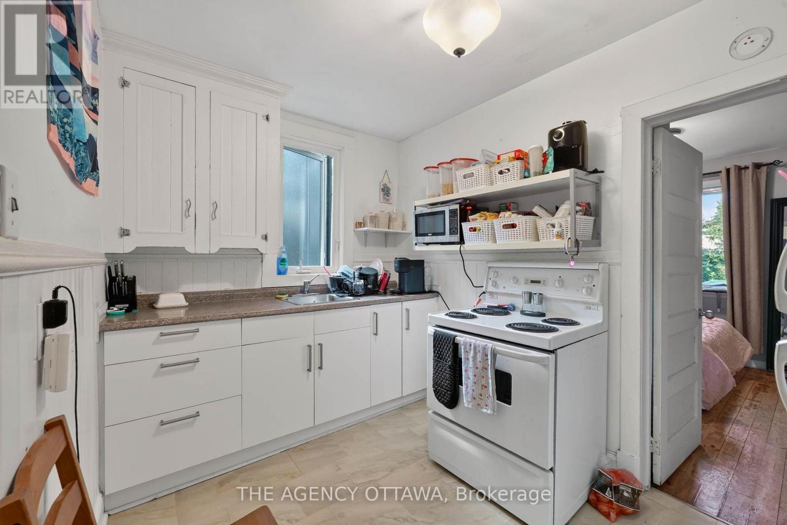 64 Bayswater Avenue, Ottawa, ON