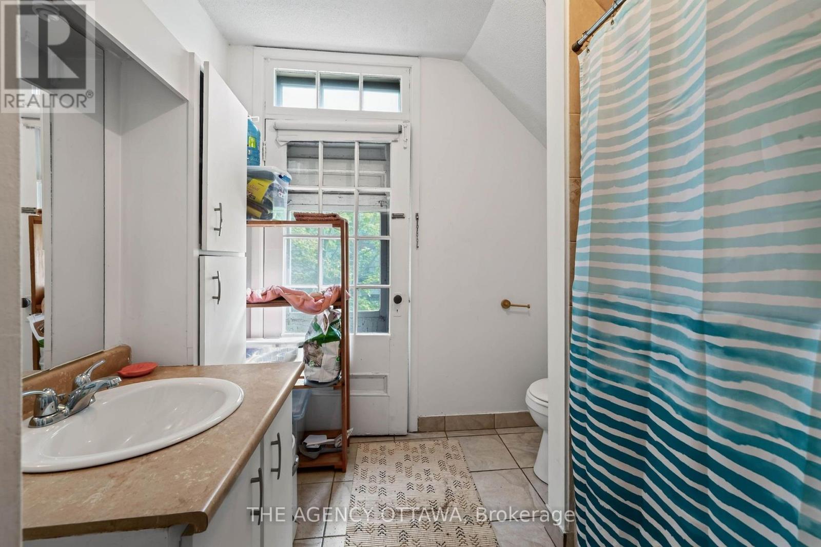 64 Bayswater Avenue, Ottawa, ON