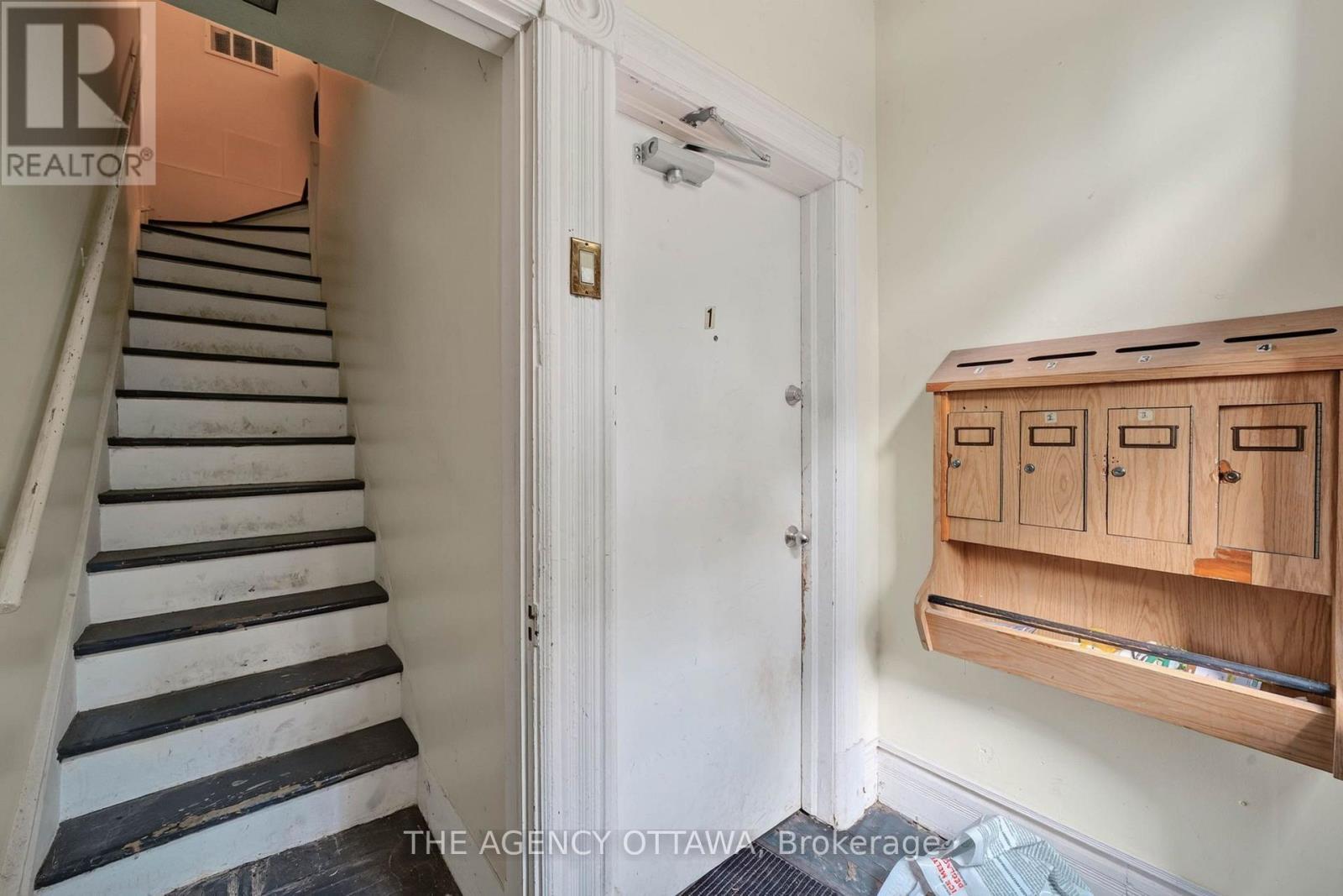64 Bayswater Avenue, Ottawa, ON