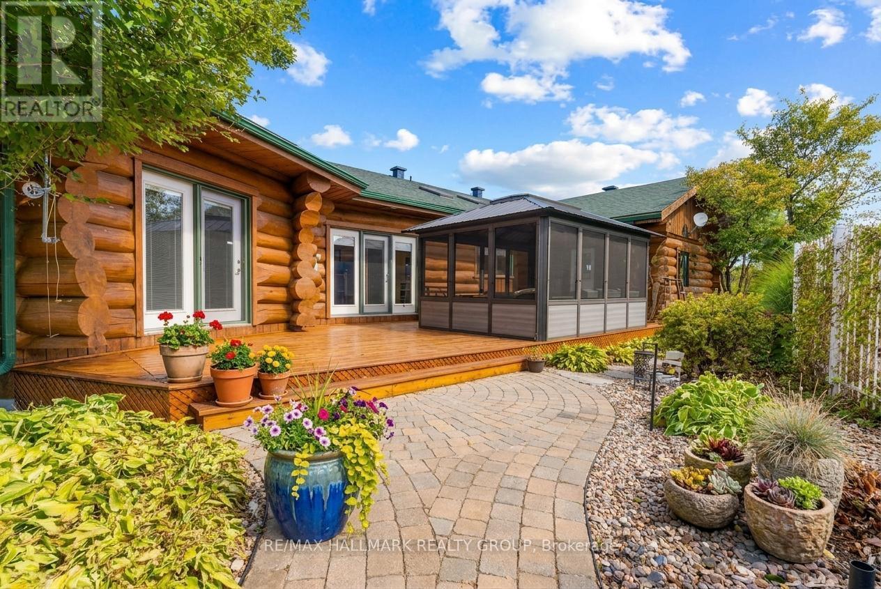 2185 Old Second Line Road, Ottawa, ON