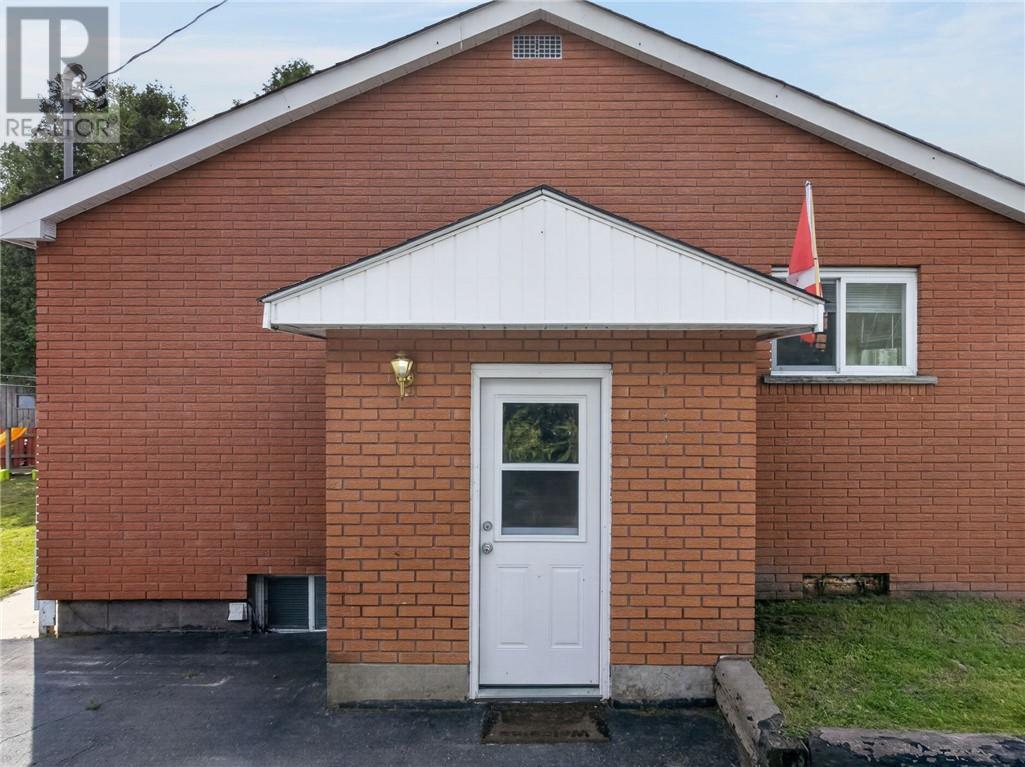 128 First Avenue, Levack, ON