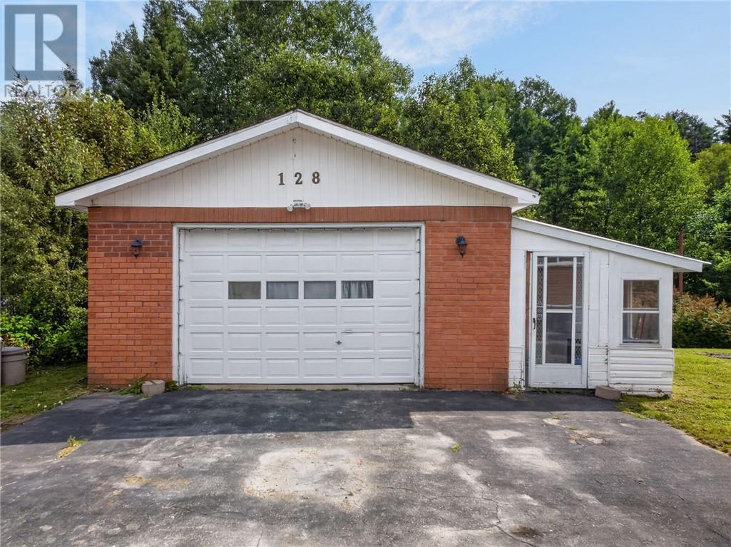 128 First Avenue, Levack, ON