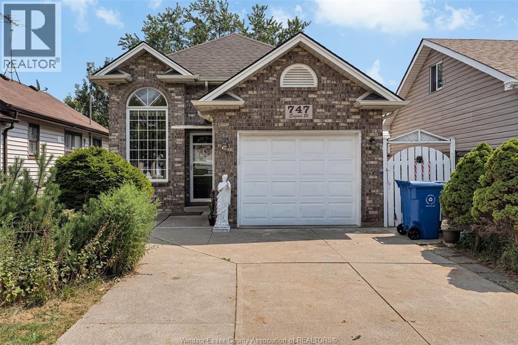 747 Eugenie, Windsor, ON