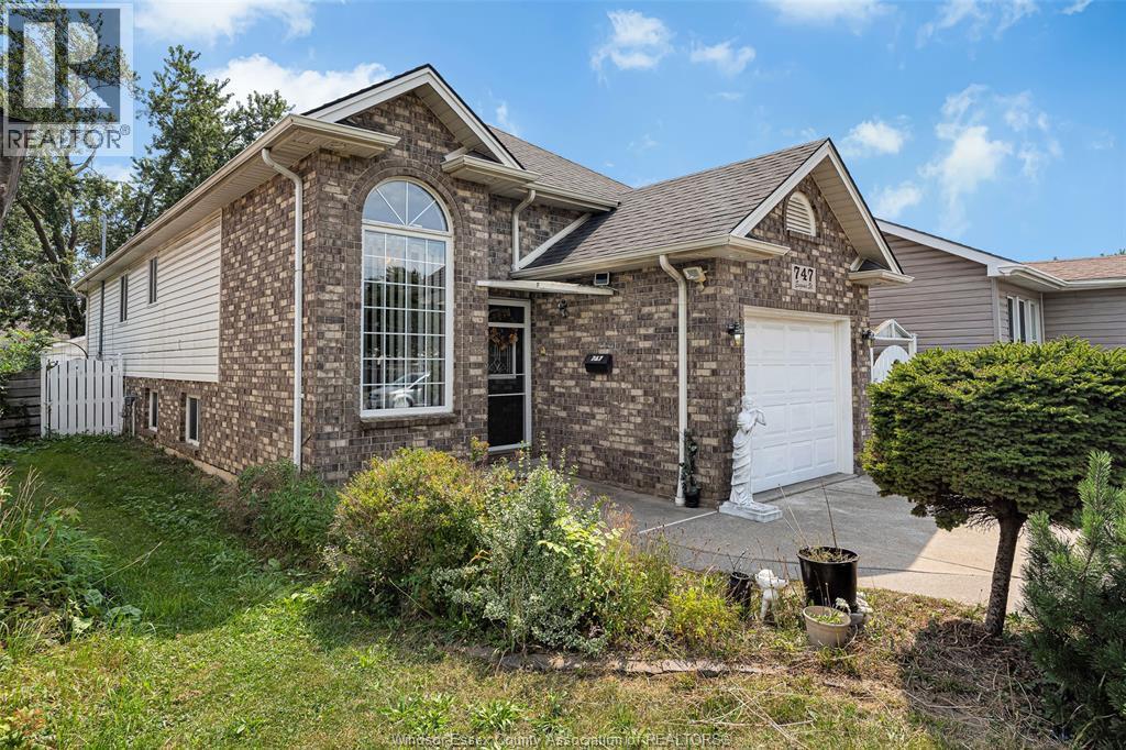 747 Eugenie, Windsor, ON