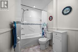 Upper Level bathroom - 
