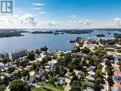Walking distance the waterfront - 