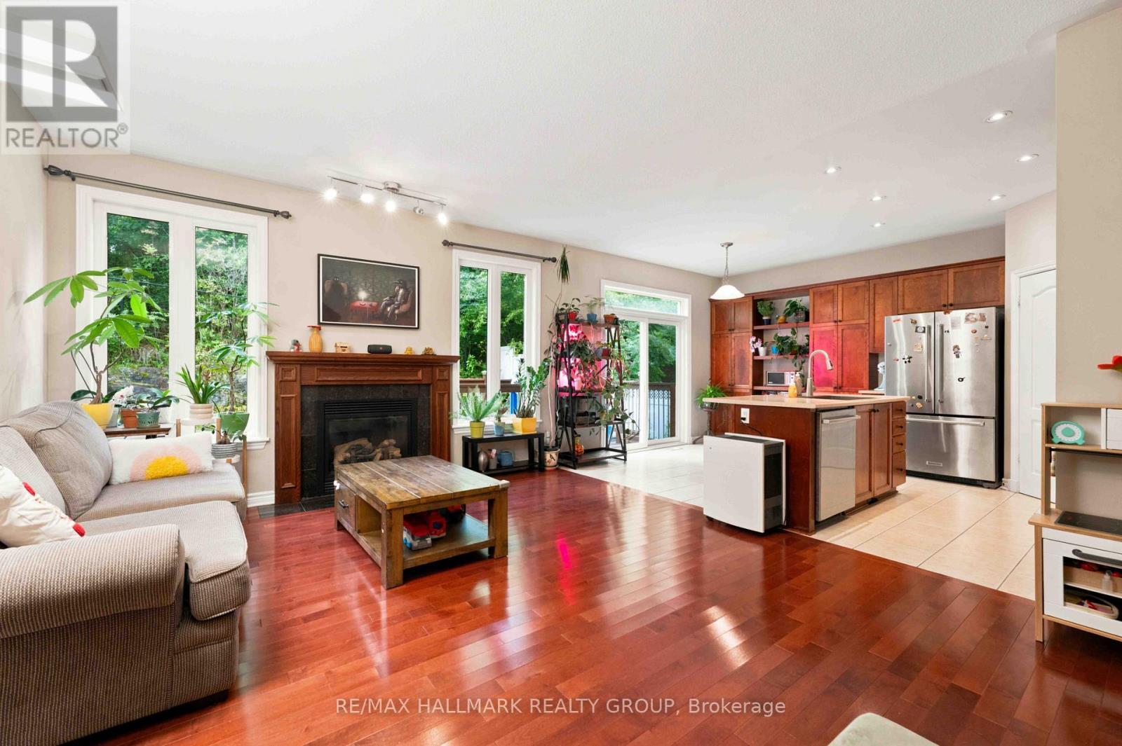 328 Laughlin Circle, Ottawa, ON