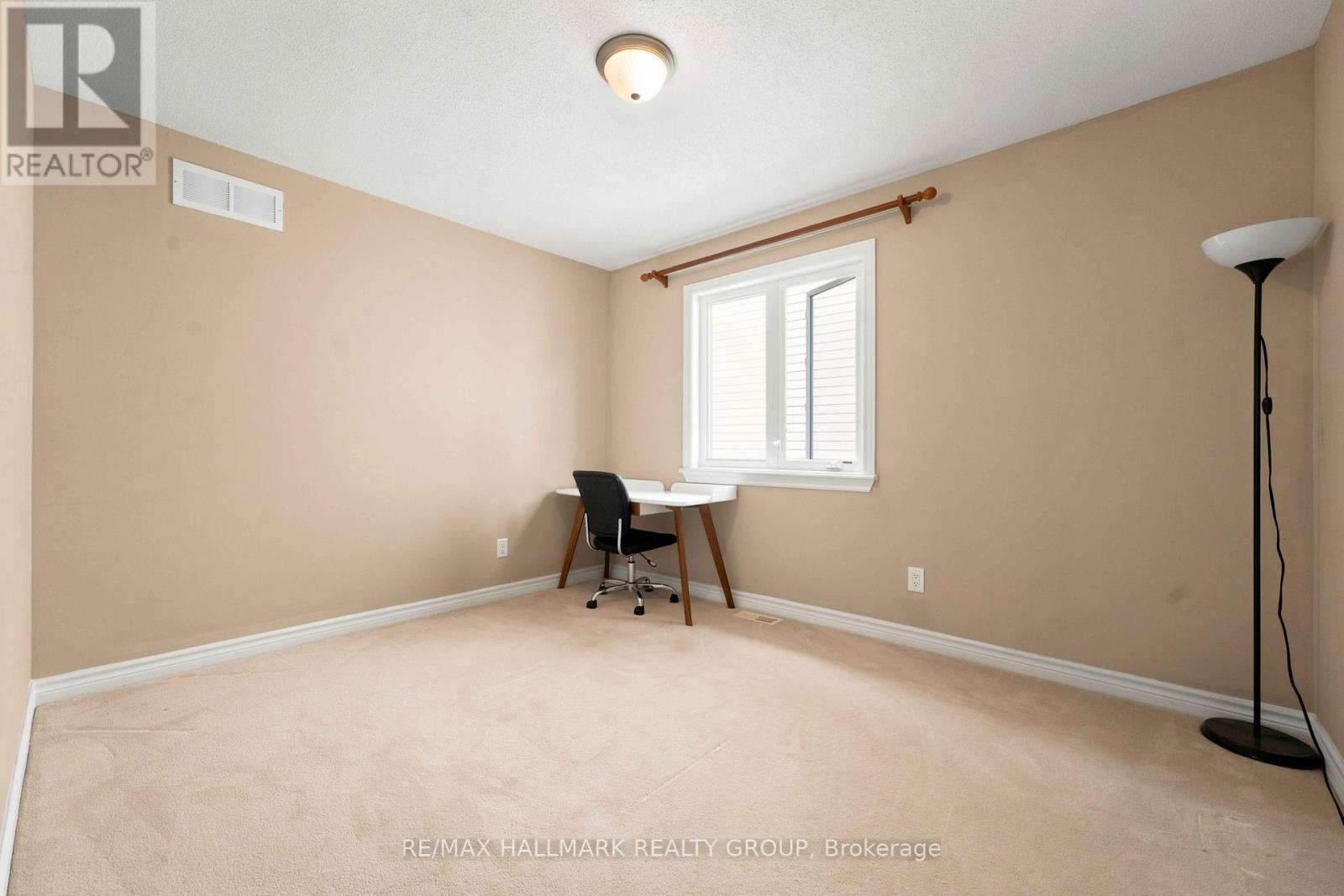 328 Laughlin Circle, Ottawa, ON