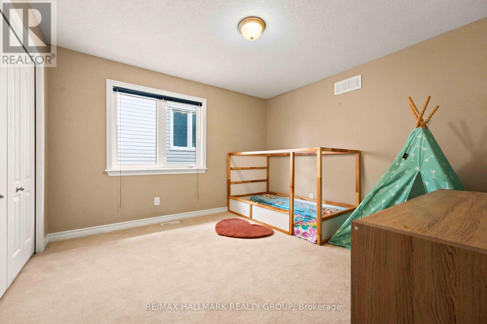 328 Laughlin Circle, Ottawa, ON
