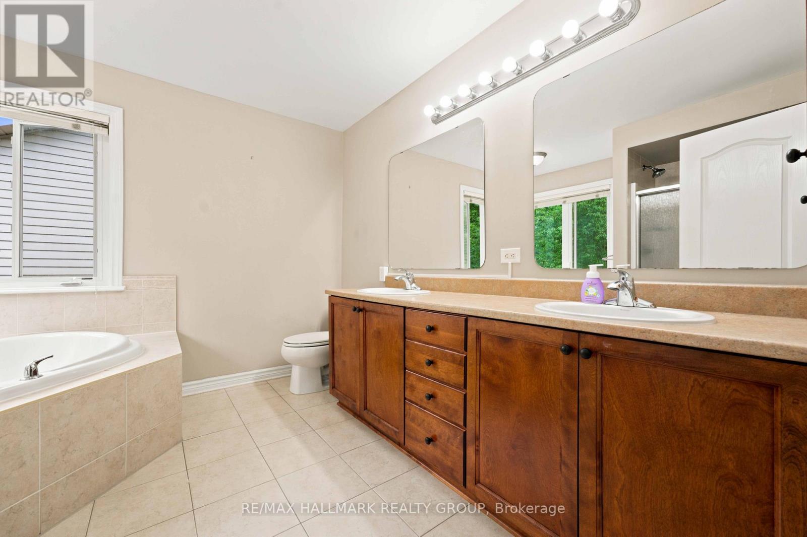 328 Laughlin Circle, Ottawa, ON