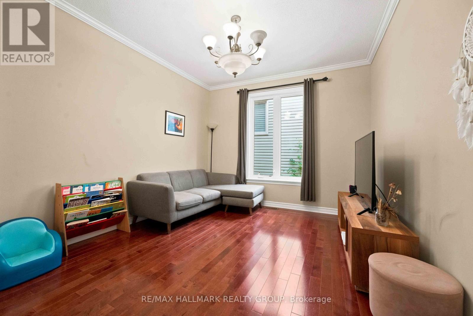 328 Laughlin Circle, Ottawa, ON