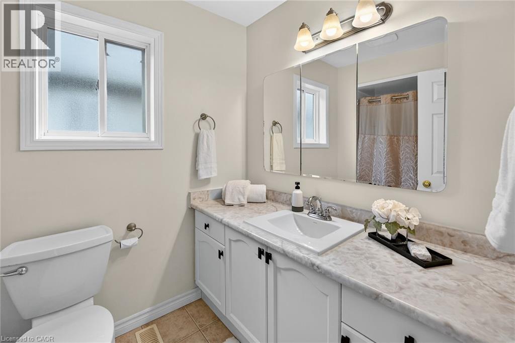 Four Piece Bathroom, Bedroom Level - 83 Morrison Crescent, Grimsby, ON
