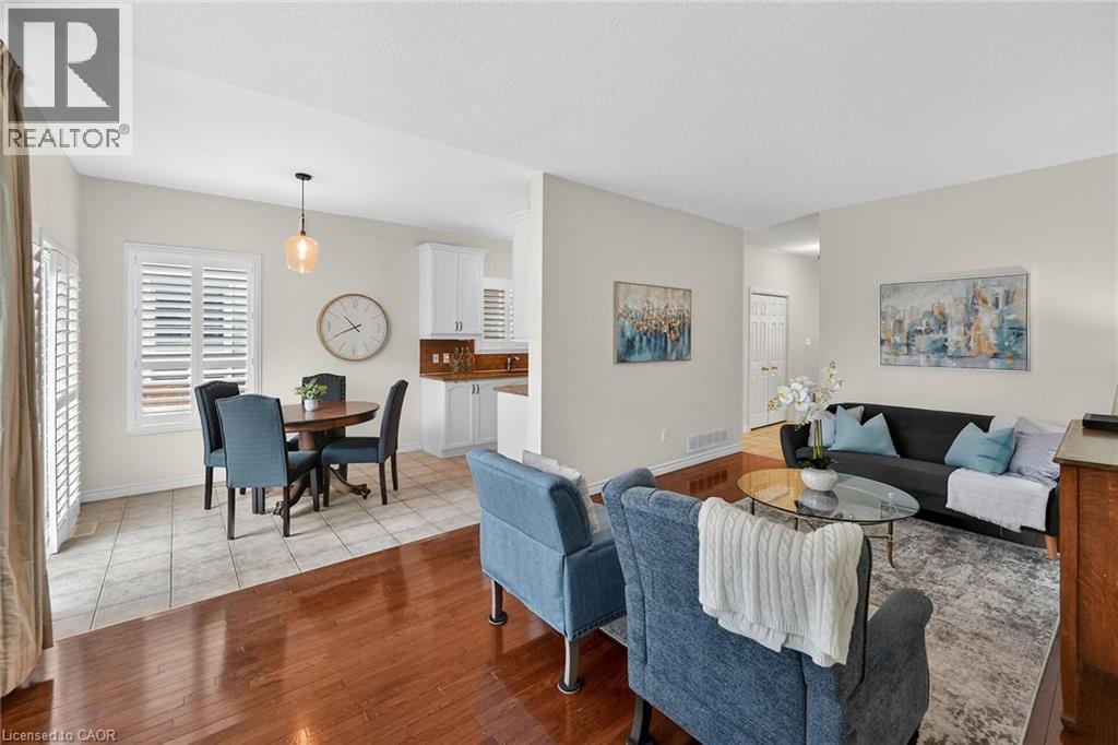 Hardwood Floors Eat-In Kitchen - 83 Morrison Crescent, Grimsby, ON