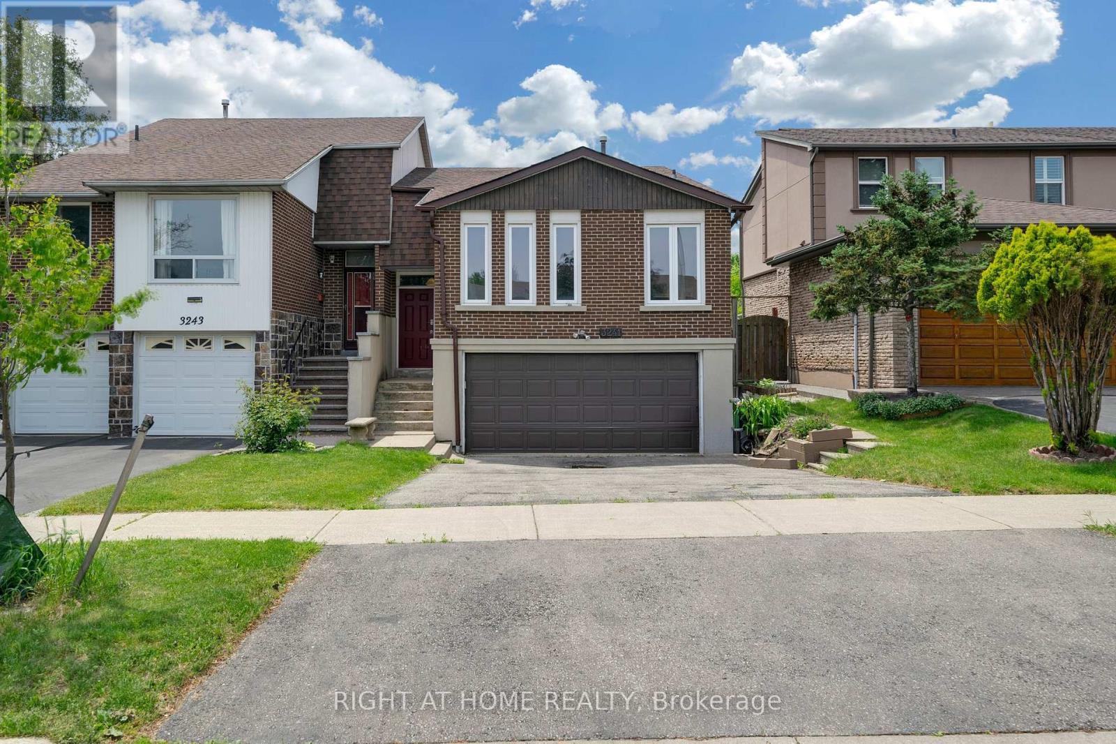 3241 Mccarthy Court, Mississauga, ON