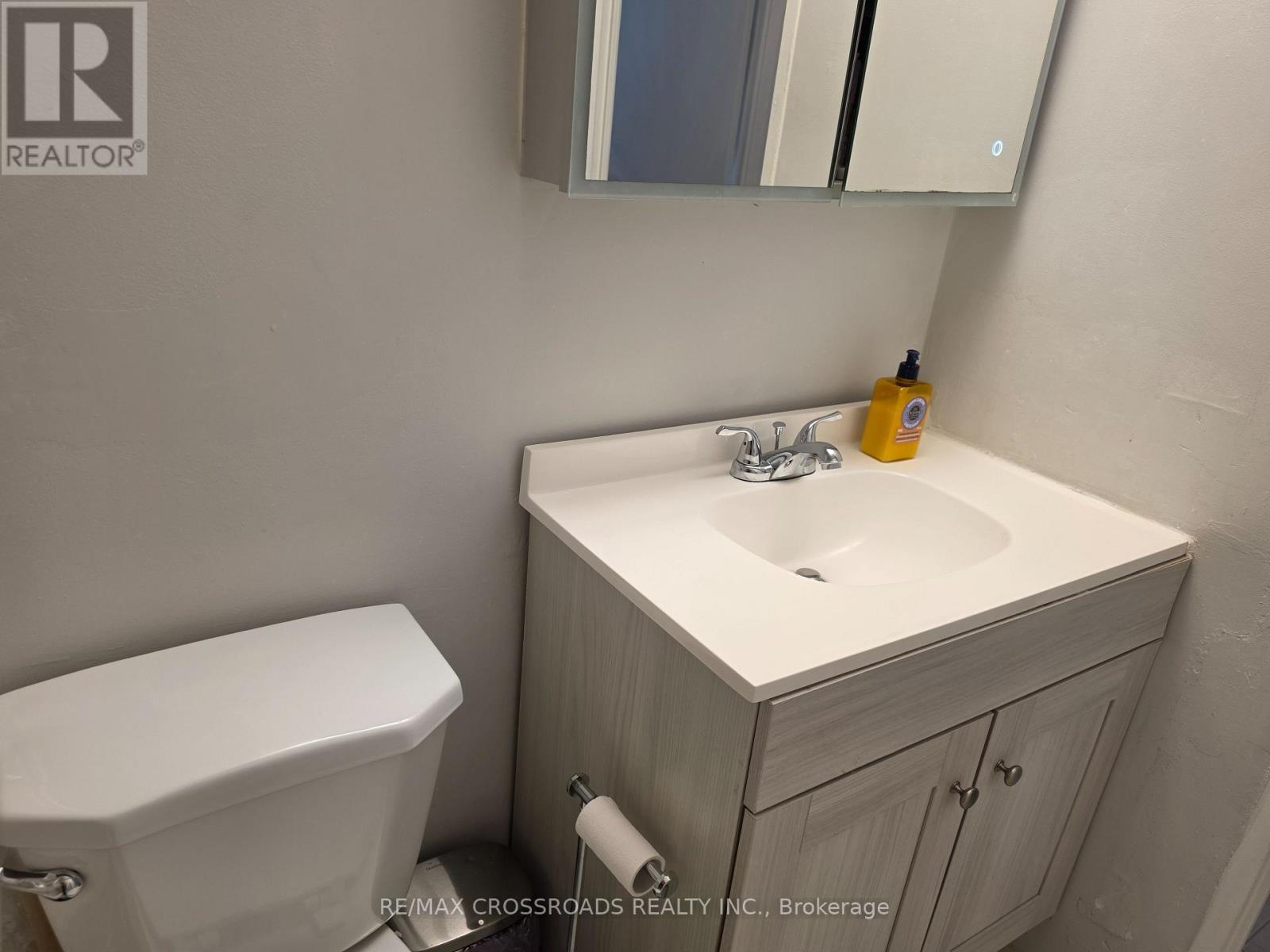Bathroom - 1004 - 5 Frith Road, Toronto, ON